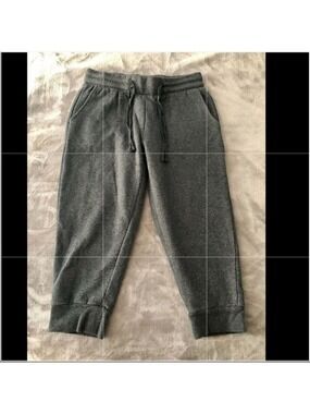 Fabletics size small grey jogging capri pants